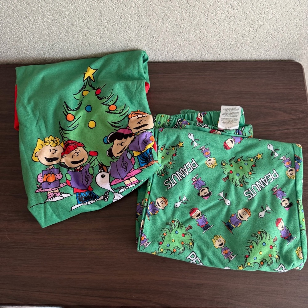 Peanuts‎ Mens Christmas Pajama Set Green Charlie Brown Snoopy Caroling Small